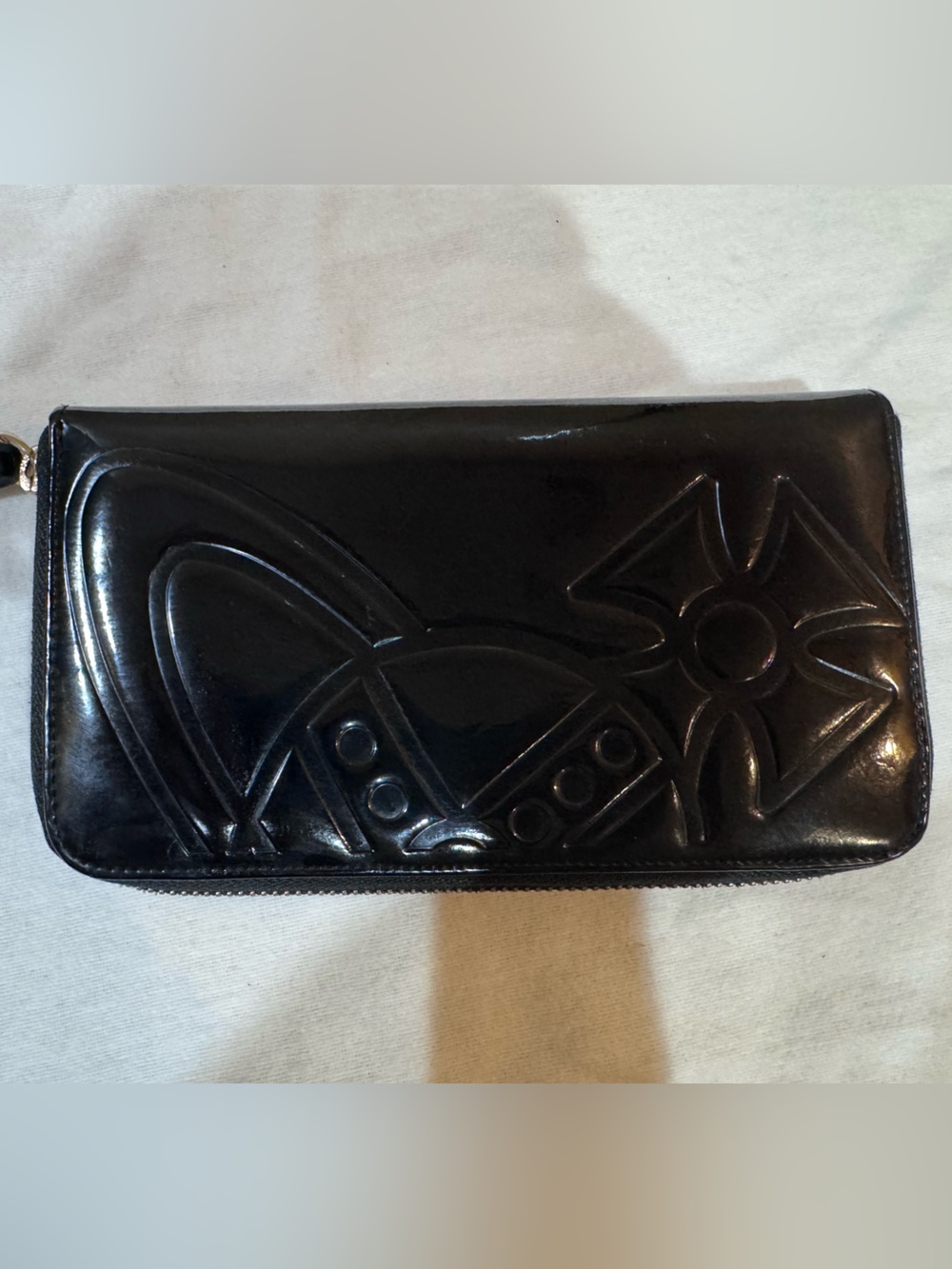 Vivienne Westwood Orb Embossed Patent Leather Zip Wallet - Picture 2 of 16